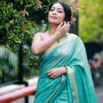 Navya Nair Instagram - Everything we hear is an opinion , not a fact Everything we see is a perspective , not the truth 💖 Styled @rn.rakhi Wearing @padmanidhi_the_blouse_boutiqu Jewellery @baala_jewels MUA @makeupby_nami_ #kidilamtimes #photoshoots #actor #juslikethat