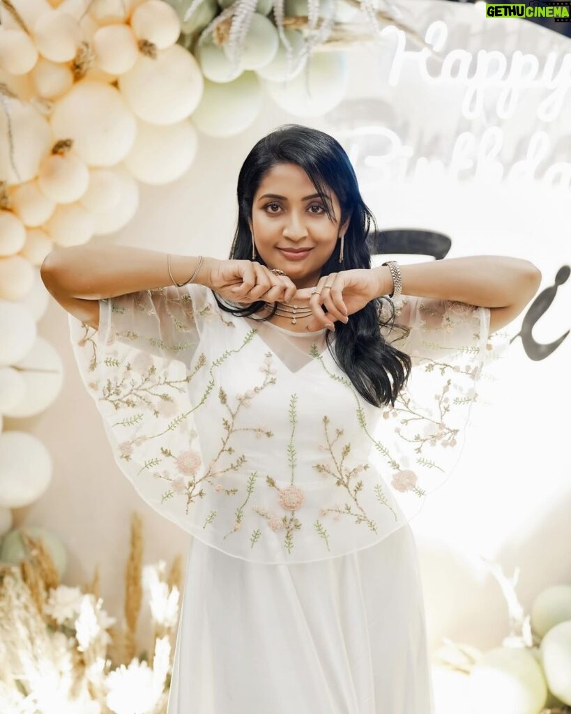 Navya Nair Instagram - Yes its your kids bday , bt those mandatory poses , thats all which u know will definitely b der 🤣.. Bcos i never fail to disappoint u all 🤭🤭🫣🫣🫣 @the_drape_studio gown #myveshamkettal😜 #enjoyeverymoment #kidsbday #loveandlovevibesonlyplease #partytime #whitecolor