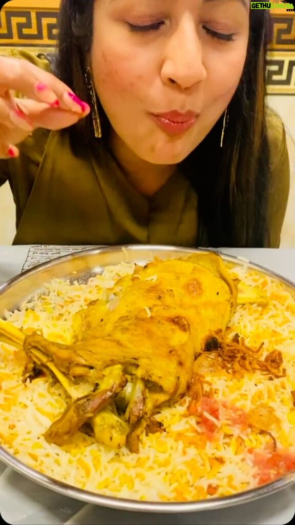 Navya Nair Instagram - When you are with your lil brother , who is also a foodie like you .. memories of a dubai trip for my golden visa ❤️.. Yes some food directly goes to ur heart , miss u mandi cos kannan is already here in kerala 😬 Am nvr a mandi lover , bt fr this , i fell in love ❤️ Dont take it as an inspiration and eat so much , cos i eat like this rarely for vacations .. stay healthy 🫣🫣🫣 അറിഞ്ഞോ അറിയാതയോ കൊതിപ്പിച്ചു എന്കിൽ മാപ്പാക്കണം 🤭🙏🏻 Video by @rahulr36 .. #stayhealthy #notlikeme #mandi #sometimesfoodie #travel #dubai #goldenvisapurpose