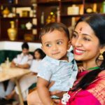 Navya Nair Instagram - With veduttan ❤️ Love u cutie pie and mitch uuuuuu chakkuduuuu .. Y r u going to canada 🙄🙄🙄 When cousins meet after ages .. @gaya3k7unny @gopika.gk7 @sarath_manohar