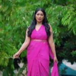 Navya Nair Instagram - When bored wear pink and still bored then go rani pink 💖 Styled @rn.rakhi Wearing @ektha.prescilajosephchungath Jewellery @adorebypriyanka MUA @makeupby_nami_ Photographed @ajmal_photography_ #reelsinstagram #yourfavsongs #notgoingwithtrend #cosudonnotrend #folks #filmysomgs #tamilsongs #jyotika