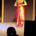Navya Nair Instagram - നൃത്തത്തെപ്പറ്റി ഒന്നും അറിയാത്ത ഒരാൾക്ക് പോലും ആസ്വദിക്കാൻ പറ്റുന്ന തരത്തിലുള്ള അവതരണം 🙏🏼 Really loved your performance of the day @navyanair143 ❤️ Ganesham