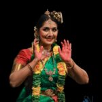 Navya Nair Instagram - "𝐀𝐍𝐃𝐀𝐋" . Bharatanatyam by Actress & Dancer Navya Nair @navyanair143 on Day 1 of Maathangi Festival @maathangibynavya in collaboration with @jtpac_choice sponsored by @farmfedfoods . Title sponsor @akbartravels . . Nattuvangam : @kalamandalamkarthika Vocal : @bhagya_92 Mridangam : @prabaljithkb Veena : @dharma_theerthan . Makeup : @vargheseantony_bridal_makeover . . #classicaldance #dance #indianclassicaldance #dancer #bharatanatyam #adobelightroom #dancersofinstagram #palazhimadhanam #classicaldancer #dancers #classical #bharatnatyam #samudramanthan #maathangi #artist #maathangibynavya #art #bharathanatyam #snphotography #bharatanatyamdancer #maathangifestival #indianclassical #navyanair #classicaldancers #kuchipudi #chidambaram #dancelife #thillainatarajatemple #dancephotography #artphotography Jt Pac