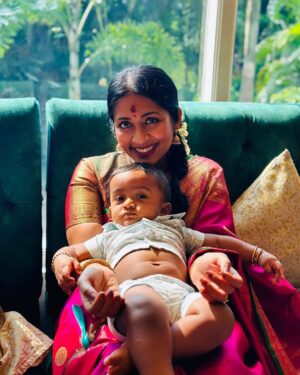 Navya Nair Instagram - With veduttan ❤️
Love u cutie pie and mitch uuuuuu chakkuduuuu .. Y r u going to canada 🙄🙄🙄

When cousins meet after ages .. 

@gaya3k7unny 
@gopika.gk7 
@sarath_manohar