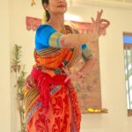 Navya Nair Instagram - Happy vijayadasami .. Glad to have started the dance in front of my students .. #navaratrispecial #startagain #dedicateyourself #bharatanatyam #classicaldancer