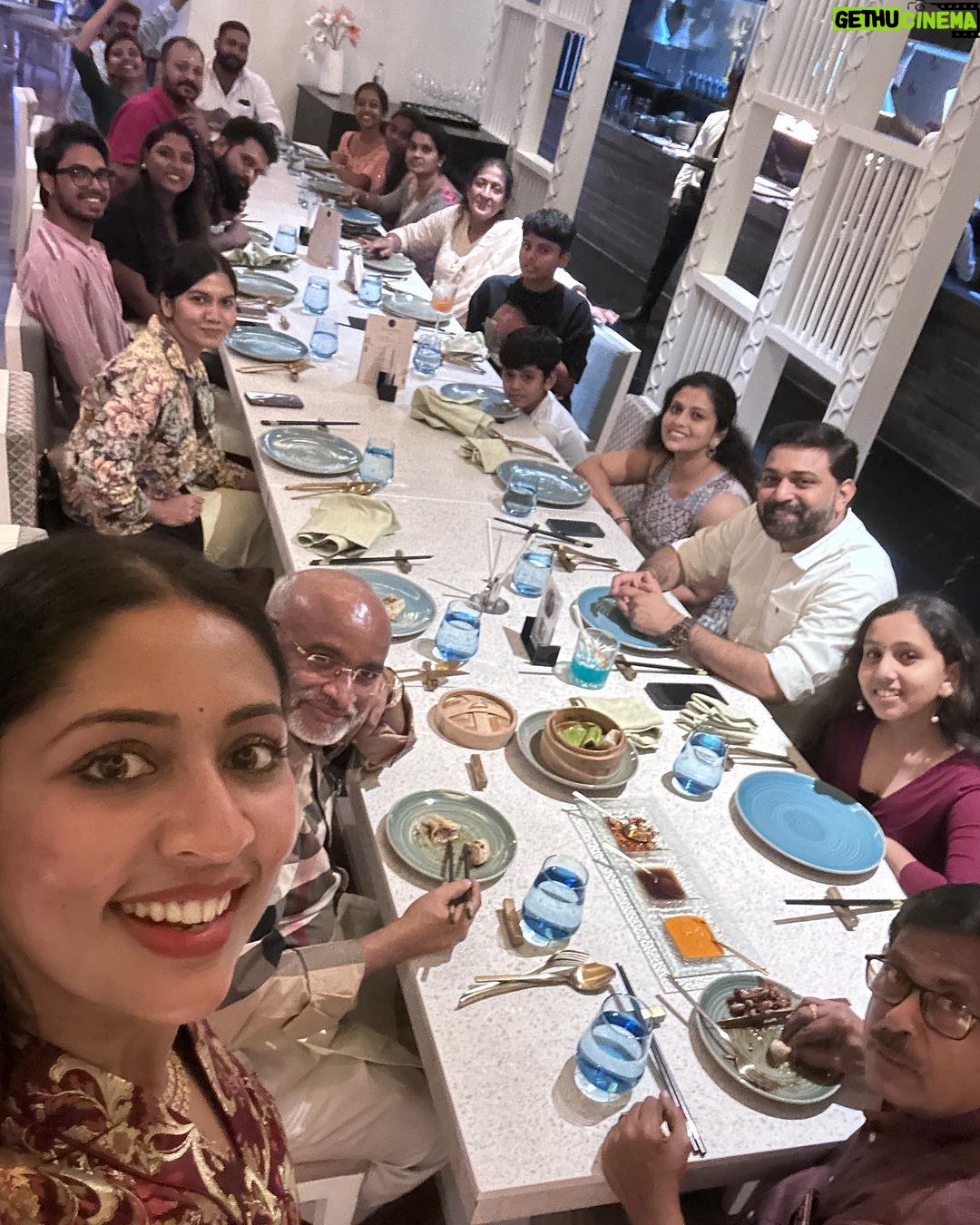 Navya Nair Instagram - Bday pics with my loved ones ❤️ Swipe left The final pic is the surprise cake by @themistledough by my dear jabeen , she named it kalpataru the wish tree , it had small golden balls which i had to break with the cute miniature hammer and read the wishes from my loved ones .. I am more than happy .. sometimes i wonder , do i reqlly deserve all these love ??? Gratitude to almighty !!! #mypeople #truelove #guruvayurappan #bday #happymoments