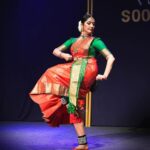 Navya Nair Instagram - Dancing @sooryafestival is a feeling for every artists .. gratitude forever and for everything to Soorya Krishnamoorthy sir .. Thankful to the overflowing crowd who have come to watch me dance and grateful for the overwhelming response through your applause .. Always indebted to God , my parents and now to my mentor and Guru , Smt : Priyadarsini Govind , who is an epitome of kindness and pure love , the one who changed my outlook towards life and dance .. Thank you akka for being with me .. Thank you @anoop_ravlat fr the clicks , the first pose is amazing 🙏🏻 #bharatnatyam #NavyaNairPerformance #IndianDance #CulturalHeritage #ArtistryInMotion #festivalsinindia # festivals in kerala #dancerslife #navyanairdance
