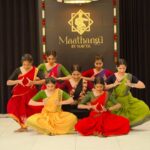 Navya Nair Instagram - Happy shivarathri 🙏🏻 #teammaathangi #sivaratri #dancers #bharatanatyam @sargaskumar @abhinayadharpana @abhinaya_dharpana @aish__varya_ @resh__ma.___ @_itsmelax