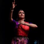 Navya Nair Instagram - 2nd day of MAATHANGI FESTIVAL 2023 , curated by Navya Nair , in collaboration with @jtpac_choice sponsored by @ksfeltdofficial witnessed the spectacular performance by Kalashree Smt Rama Vaidyanathan .. Vocal @sudharaghuraman20 Nattuvangam @vasudev.sridhar Mridangam @sreedharansumod Flute Raghuraman Title sponsor @akbartravels #maathangifestival2023 #navyanair #maathangibynavya #bharatanatyam #indianclassicaldance #ramavaidyanathan #ramavaidyanathanchoreography