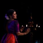 Navya Nair Instagram - 2nd day of MAATHANGI FESTIVAL 2023 , curated by Navya Nair , in collaboration with @jtpac_choice sponsored by @ksfeltdofficial witnessed the spectacular performance by Kalashree Smt Rama Vaidyanathan .. Vocal @sudharaghuraman20 Nattuvangam @vasudev.sridhar Mridangam @sreedharansumod Flute Raghuraman Title sponsor @akbartravels #maathangifestival2023 #navyanair #maathangibynavya #bharatanatyam #indianclassicaldance #ramavaidyanathan #ramavaidyanathanchoreography