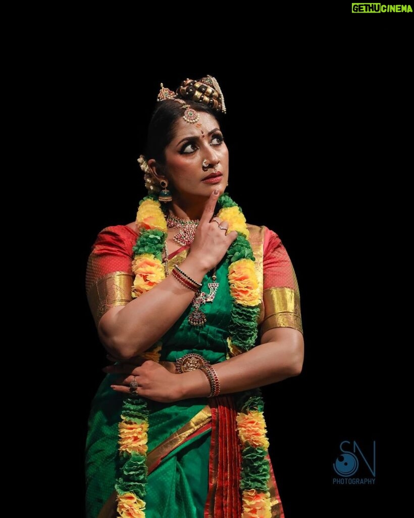Navya Nair Instagram - "𝐀𝐍𝐃𝐀𝐋" . Bharatanatyam by Actress & Dancer Navya Nair @navyanair143 on Day 1 of Maathangi Festival @maathangibynavya in collaboration with @jtpac_choice sponsored by @farmfedfoods . Title sponsor @akbartravels . . Nattuvangam : @kalamandalamkarthika Vocal : @bhagya_92 Mridangam : @prabaljithkb Veena : @dharma_theerthan . Makeup : @vargheseantony_bridal_makeover . . #classicaldance #dance #indianclassicaldance #dancer #bharatanatyam #adobelightroom #dancersofinstagram #palazhimadhanam #classicaldancer #dancers #classical #bharatnatyam #samudramanthan #maathangi #artist #maathangibynavya #art #bharathanatyam #snphotography #bharatanatyamdancer #maathangifestival #indianclassical #navyanair #classicaldancers #kuchipudi #chidambaram #dancelife #thillainatarajatemple #dancephotography #artphotography Jt Pac