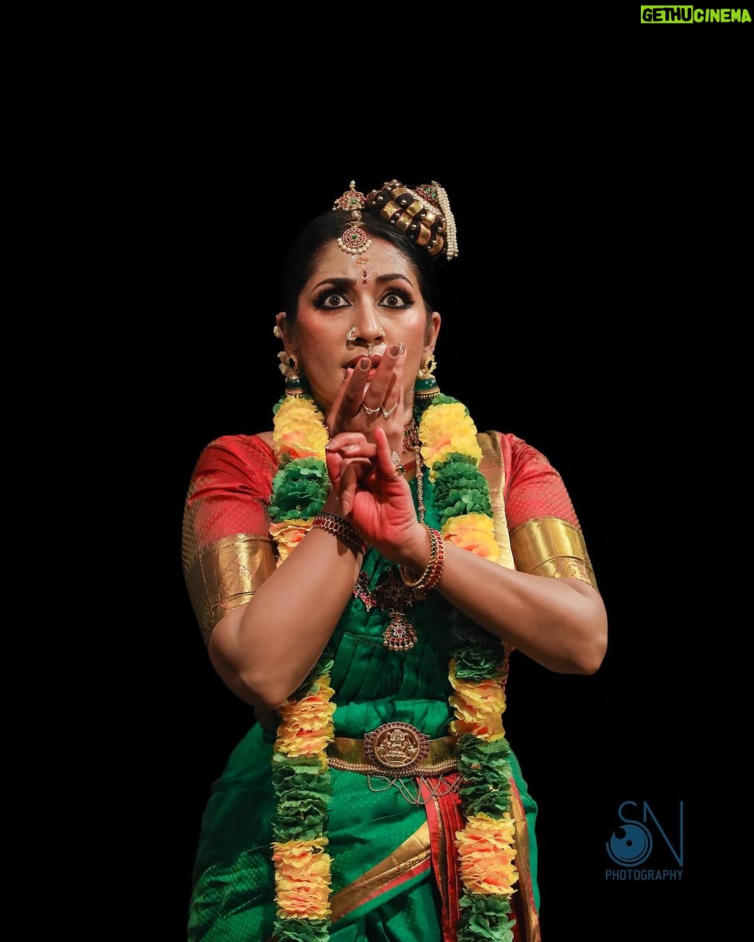 Navya Nair Instagram - "πππππ" . Bharatanatyam by Actress & Dancer Navya Nair @navyanair143 on Day 1 of Maathangi Festival @maathangibynavya in collaboration with @jtpac_choice sponsored by @farmfedfoods . Title sponsor @akbartravels . . Nattuvangam : @kalamandalamkarthika Vocal : @bhagya_92 Mridangam : @prabaljithkb Veena : @dharma_theerthan . Makeup : @vargheseantony_bridal_makeover . . #classicaldance #dance #indianclassicaldance #dancer #bharatanatyam #adobelightroom #dancersofinstagram #palazhimadhanam #classicaldancer #dancers #classical #bharatnatyam #samudramanthan #maathangi #artist #maathangibynavya #art #bharathanatyam #snphotography #bharatanatyamdancer #maathangifestival #indianclassical #navyanair #classicaldancers #kuchipudi #chidambaram #dancelife #thillainatarajatemple #dancephotography #artphotography Jt Pac