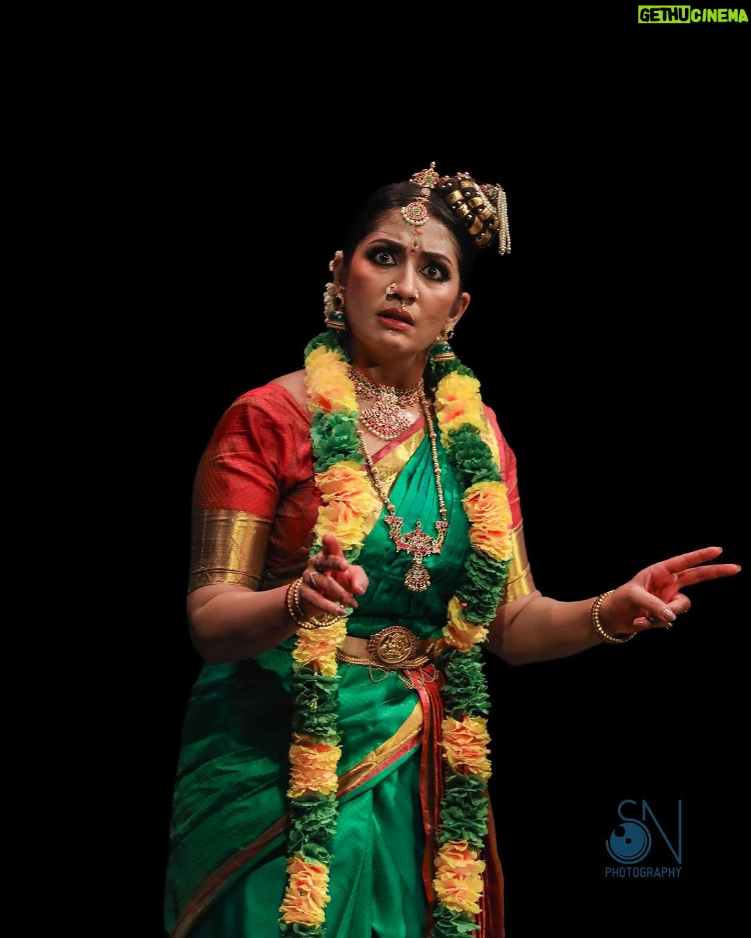 Navya Nair Instagram - "πππππ" . Bharatanatyam by Actress & Dancer Navya Nair @navyanair143 on Day 1 of Maathangi Festival @maathangibynavya in collaboration with @jtpac_choice sponsored by @farmfedfoods . Title sponsor @akbartravels . . Nattuvangam : @kalamandalamkarthika Vocal : @bhagya_92 Mridangam : @prabaljithkb Veena : @dharma_theerthan . Makeup : @vargheseantony_bridal_makeover . . #classicaldance #dance #indianclassicaldance #dancer #bharatanatyam #adobelightroom #dancersofinstagram #palazhimadhanam #classicaldancer #dancers #classical #bharatnatyam #samudramanthan #maathangi #artist #maathangibynavya #art #bharathanatyam #snphotography #bharatanatyamdancer #maathangifestival #indianclassical #navyanair #classicaldancers #kuchipudi #chidambaram #dancelife #thillainatarajatemple #dancephotography #artphotography Jt Pac