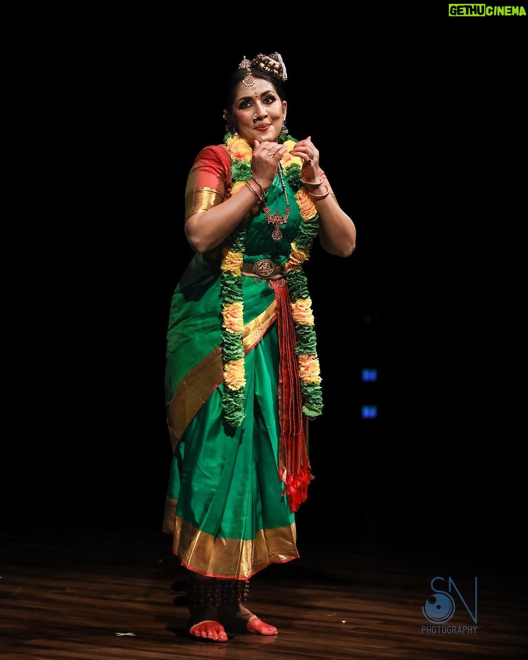 Navya Nair Instagram - "πππππ" . Bharatanatyam by Actress & Dancer Navya Nair @navyanair143 on Day 1 of Maathangi Festival @maathangibynavya in collaboration with @jtpac_choice sponsored by @farmfedfoods . Title sponsor @akbartravels . . Nattuvangam : @kalamandalamkarthika Vocal : @bhagya_92 Mridangam : @prabaljithkb Veena : @dharma_theerthan . Makeup : @vargheseantony_bridal_makeover . . #classicaldance #dance #indianclassicaldance #dancer #bharatanatyam #adobelightroom #dancersofinstagram #palazhimadhanam #classicaldancer #dancers #classical #bharatnatyam #samudramanthan #maathangi #artist #maathangibynavya #art #bharathanatyam #snphotography #bharatanatyamdancer #maathangifestival #indianclassical #navyanair #classicaldancers #kuchipudi #chidambaram #dancelife #thillainatarajatemple #dancephotography #artphotography Jt Pac