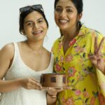 Navya Nair Instagram - Ohhhh actingggg !!!! Thank you so much @rn.rakhi fir bringing out the best in me , for giving me confidence and inspiring me to be experimental … Curious and excited like a kid is the best thing i have noticed in you .. always be like the kid as you are .. Also thanx a lot for teaching me poses 🤣 When all i know is the typical 4 poses 🤭🤭🤭 I cant bliv that just in one year 150 looks , oruthee , farmfed ads , kidilam , kerala can and many more to go ❤️❤️❤️ And thanx fr my favourite @marscake ummma …