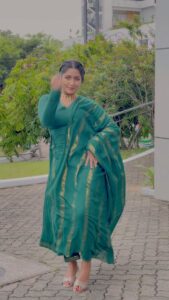 Navya Nair Instagram - I am mine. Before I am ever anyone else’s. Styled @rn.rakhi Wearing @alka.hari Jewellery @adorebypriyanka MUA @makeupby_nami_