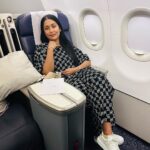 Navya Nair Instagram - Bye bahrain !!! ❤️ #traveldiaries #sleepyhead #innerhappinessmatters #bethelight