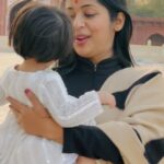 Navya Nair Instagram - ഇടക്കൊരു ദുരനുഭവം ഉണ്ടായ ശേഷം പഴയപോലെ കുട്ടികളെ എടുത്ത് കൊഞ്ചിക്കാറില്ലായിരുന്നു.. എന്റെ തന്നെ കുടുംബത്തിലെ കുട്ടിയായിരുന്നു , പുറത്തുവളർന്നതുകൊണ്ട് അവളുടെവർത്തമാനം ഇംഗ്ലീഷും മലയാളവും കുഴകുഴഞ്ഞു കേൾക്കാൻ നല്ല രസമായിരുന്നു .. അവൾക്കെന്നെ ഇഷ്ടമായി ഞങ്ങൾ കുറെ കുശലങ്ങൾ പറഞ്ഞു.. പോരുന്നനേരം അവൾക്കൊരു ഉമ്മ കൊടുത്തു കവിളിലും നെറ്റിയിലും ചുണ്ടിലും , ക്ഷുഭിതയായ അവളുടെ അമ്മ , Din I tell you not to kiss like this with strangers ? എന്ന് കുട്ടിയോട് , ഒരു നിമിഷം ഞാൻ സ്തബ്ദയായിപ്പോയി , അവളുടെ അച്ഛനും ഞാനും ഒരു വീട്ടിൽ ഉണ്ടും ഉറങ്ങിയും വളർന്നവരാണ് , രക്തബന്ധം ഉള്ളവരാണ് .. എന്റെ കണ്ണുകൾ നിറഞ്ഞു ഒന്നും പറയാതെ വിടവാങ്ങി , അതിന് ശേഷം കുഞ്ഞുങ്ങളോടുള്ള അമിതസ്നേഹപ്രകടനത്തിനൊരു ഇളവ് വരുത്തി , പക്ഷേ ഇവൾ എന്നെ വശീകരിച്ചു താജ് മെഹലോളം തന്നെ .. got her name @amaal_inarah NB : പേരറിയാത്ത മാതാപിതാക്കളെ ഞാൻ അവളെ വാരിപ്പുണരുമ്പോ നിങ്ങളുടെ മുഖത്ത് കണ്ട ആ സന്തോഷം എന്നെ ധന്യയാക്കി .. വാവേ നിന്റെ പെരുച്ചൊയ്ചു എങ്കിലും ഈ ആന്റിമറന്നു , കാണുകയാണെങ്കിൽ കമന്റ് ബോക്സിൽ ഇടണം , അതുവരെ ഇവളെ മാലാഖ എന്ന് വിളിക്കട്ടെ..
