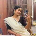 Navya Nair Instagram - 1,2,3,4 happy onam 🌸🌸🌸 Being myself …