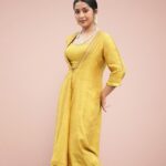 Navya Nair Instagram - There is a way to my heart - Honesty !!! Styled @rn.rakhi Wearing @prashantchouhandesign Jewellery @fuschiabyritu MUA @makeupby_nami_ Styling assistant @susaaani_ Photography @_mr_photoman_ @cameramanweddings_