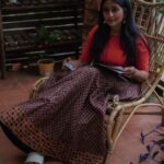 Navya Nair Instagram - Life becomes instantly more beautiful when ones heart is in sync with nature and music. Moments from when @navyanair143 visited The Mudhouse. 📍 @themudhousemarayoor 📸 @salmanmxhd . . . . . . . #keralatourism #keralagram #malayalammovie #wabisabi #airbnb #boutiquehotel #navyanair #malayalamcinema #gardenlove #naturegram #indiatravel #indiatravelgram #landscaping #westernghats #offbeatindia #airbnbsuperhost #keralatrip #monsoon #malayalamactress