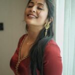 Navya Nair Instagram - Let the beauty of what you love be what you do. Camera: @akhil_photography_tvm Makeup : @reenuchandramukhi Costume : @madebymilankochi #fashion #trivandrum
