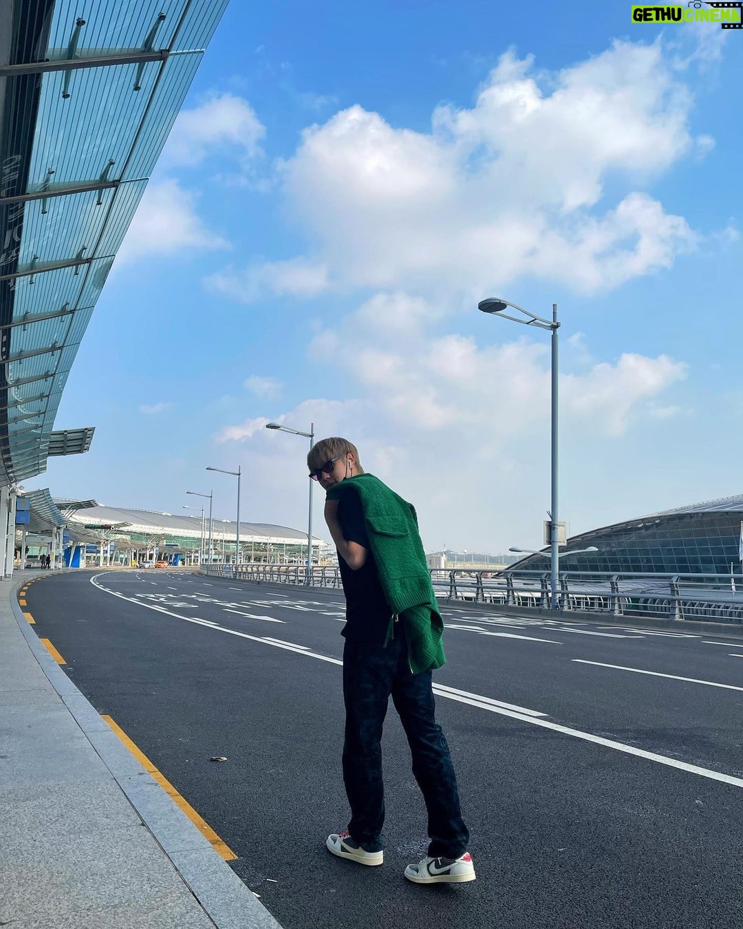 Nawat Phumphothingam Instagram - เดินเดินแล้วก็เดิน🚶🏼♂️