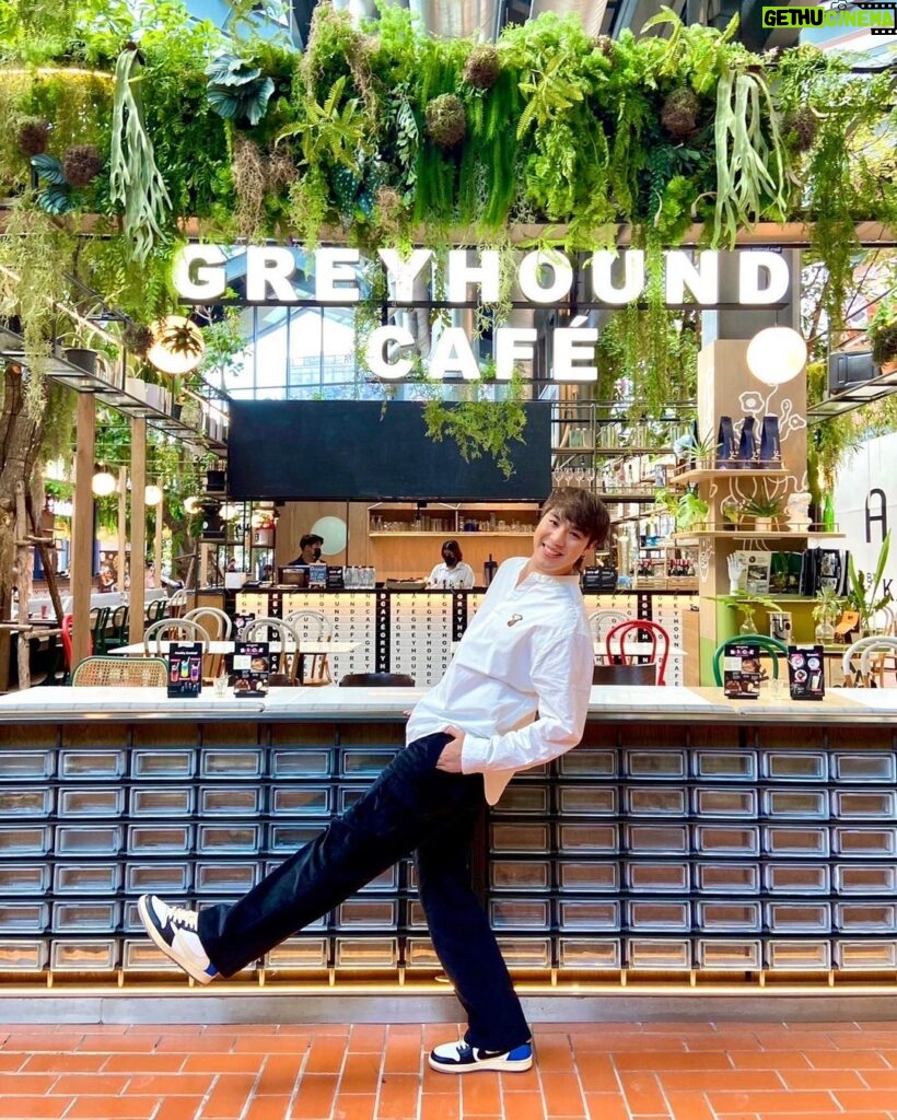 Nawat Phumphothingam Instagram - Hound's Course คอร์สพิเศษที่รวบรวมเมนู Signature และ เมนูยอดฮิตตลอดกาลของร้าน Greyhound Café มาจัดคอร์สให้อร่อยได้ทุกวัน #GreyhoundCafe #houndscourse Greyhound cafe