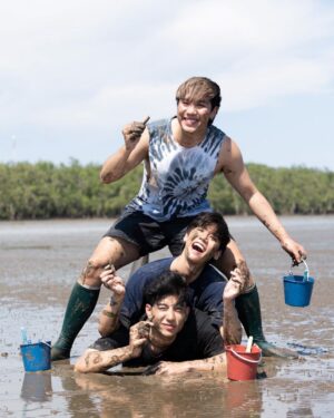 Nawat Phumphothingam Instagram - ไอหอย🐌 #baddy3friends