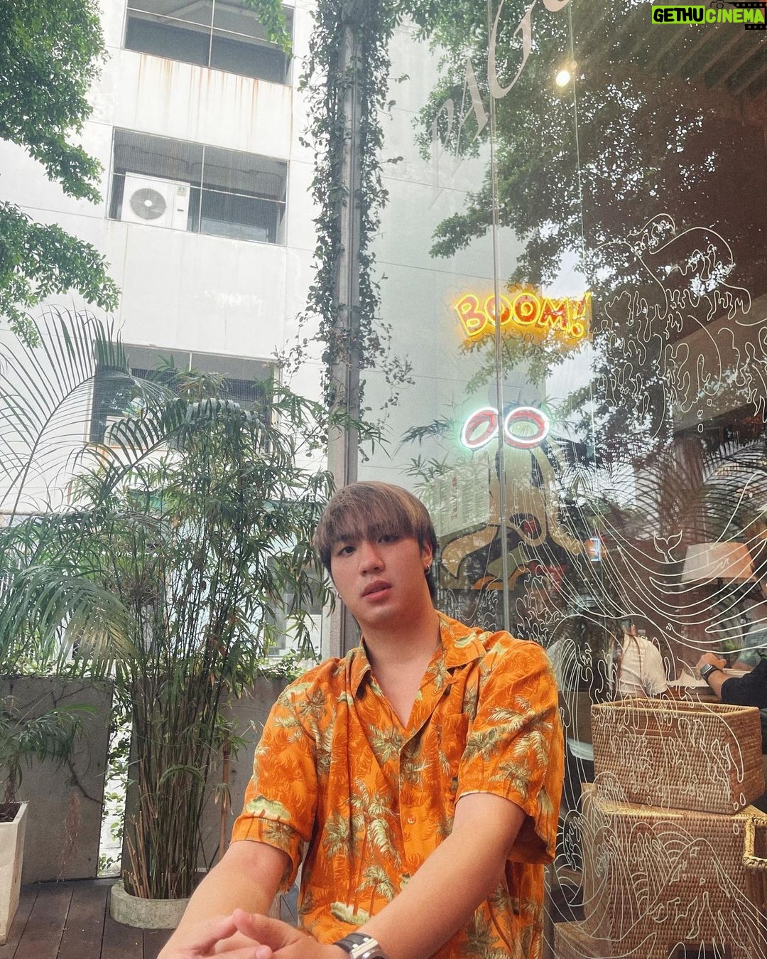 Nawat Phumphothingam Instagram - ที่ใจสั่นเพราะกาแฟ หรือ แกฟระะะะ💥