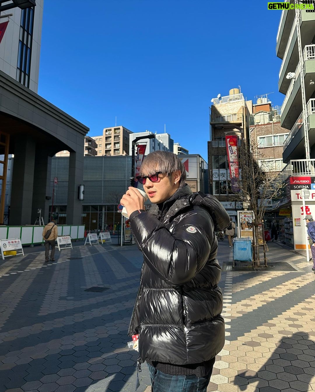 Nawat Phumphothingam Instagram - 😳🥛