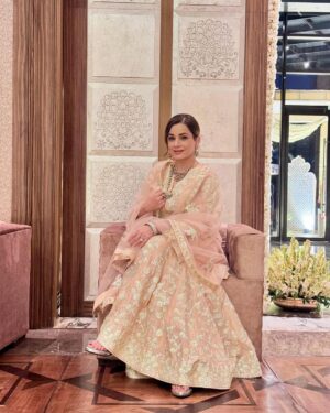 Neelam Kothari Instagram - 💕💕 

Outfit: @vibrance.by.ananya