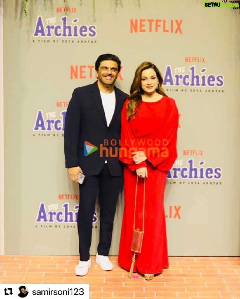 Neelam Kothari Instagram - #Repost @samirsoni123 with @use.repost ・・・ Thank you @zoieakhtar and @netflix_in for this beautiful nostalgic experience called #archiesfilm A must see for athe amazing young talent and the magic of zoya in creating this enchanting world. 👏👏🤗 A big shout out to the super talented @suhanakhan2 welcome to the movies! Such a proud moment for your parents @gaurikhan and @iamsrk ❤️❤️