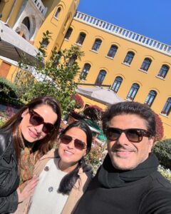 Neelam Kothari Instagram - It’s Spring time 🌺🧿🧿🧿 @samirsoni123
