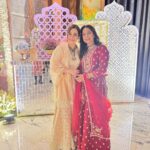 Neelam Kothari Instagram – 💕💕 

Outfit: @vibrance.by.ananya