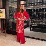 Neelam Kothari Instagram - Diwali Nights ✨✨✨✨✨ @neelamjewelsofficial @gopivaiddesigns Home
