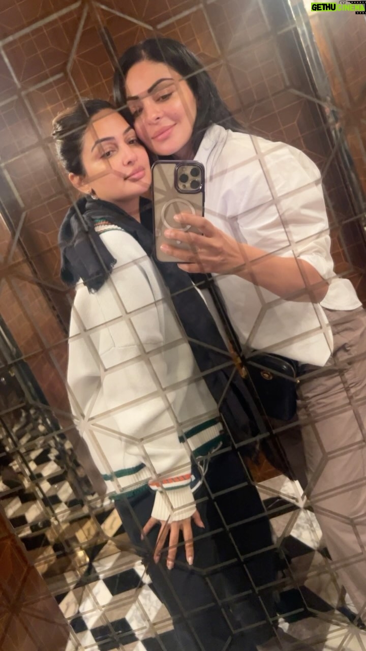 Neeru Bajwa Instagram - I love you #babygirl ❤️ #us #sisters #seeyousoon