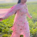 Neeru Bajwa Instagram - 🌸🌸🌸 #feelinga #reelitfeelit