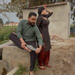 Neeru Bajwa Instagram - ਚੰਨਾ ਕਿਹੜਾ ਪਾਸ ਹੋ ਗਿਆ😂😂 #song #soon 🎶 @amritmaan106 @neerubajwamusic