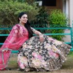 Neeru Bajwa Instagram - Tu Bloom 🌸💕 @itskrajofficial @poshak_chandigarh @rasa_jewels @hairbyramacoiffeur