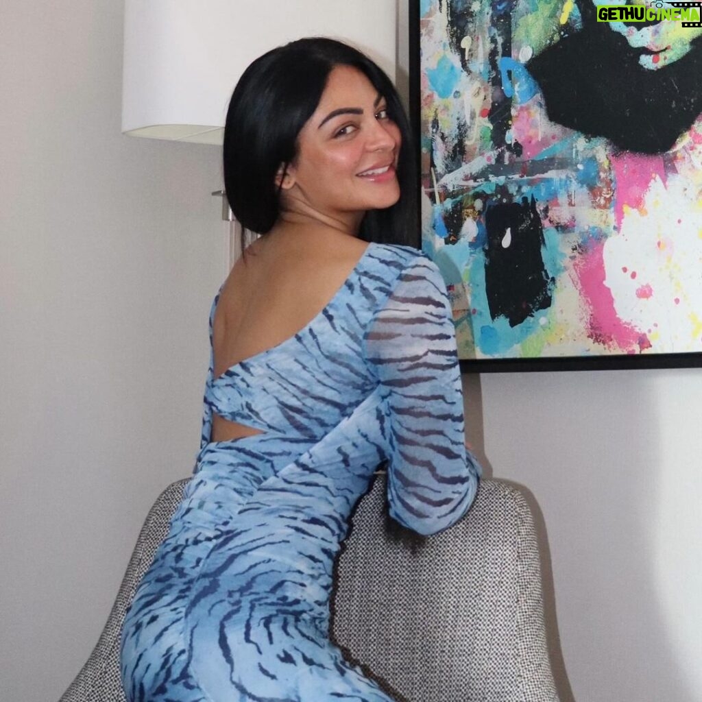 Neeru Bajwa Instagram - Look back and 😊