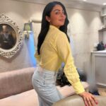 Neeru Bajwa Instagram - #yellow a happy colour te mera #favorite colour 💛 #shayar #april19