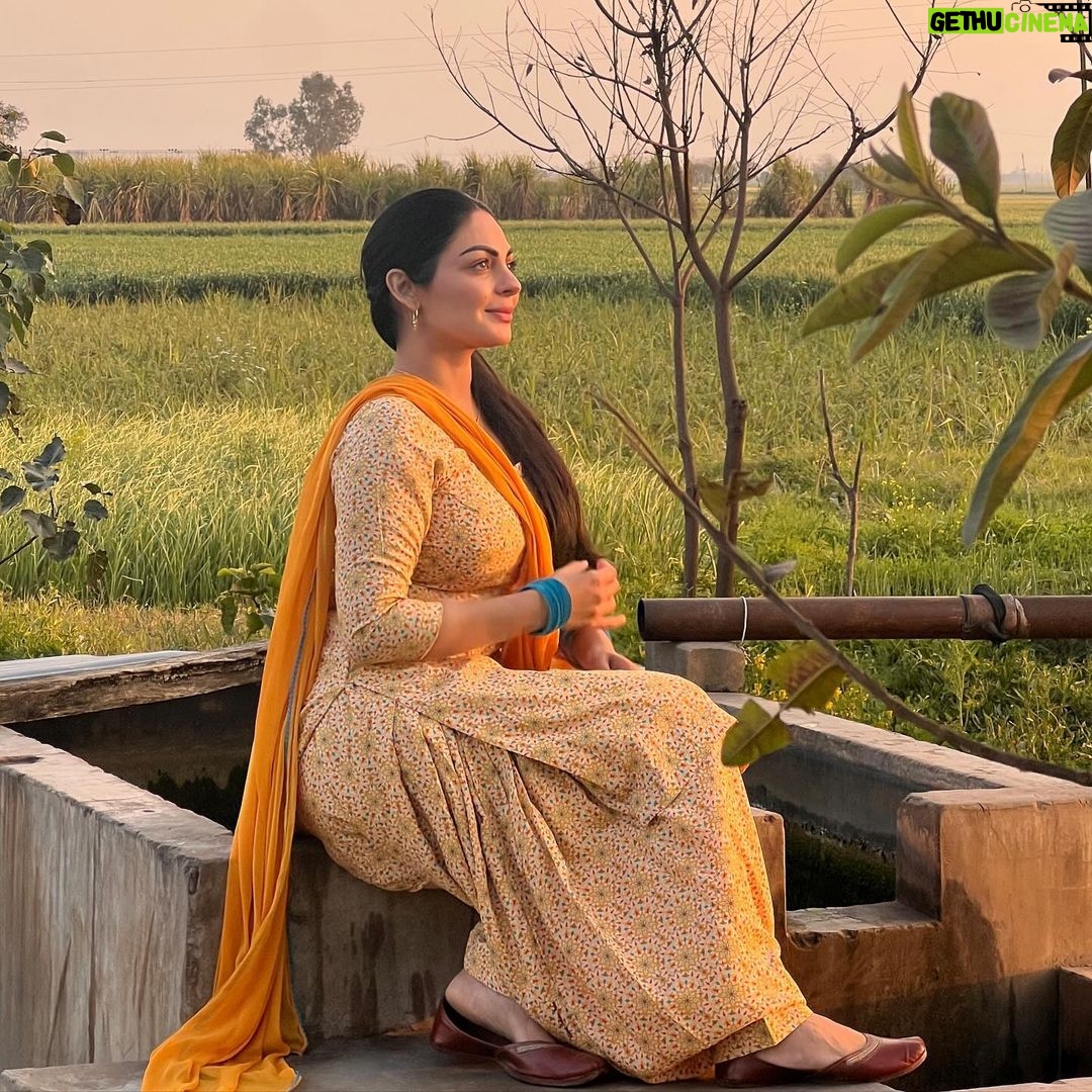 Neeru Bajwa Instagram - ๐ itโs almost impossible to watch the sunset and not dream.
