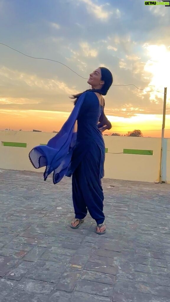 Neeru Bajwa Instagram - #mehboobji 🤍❤️🌹 #satta #seero #love SHAYAR #april19 #worldwide 🎥 @heavensquadfilm