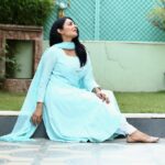 Neeru Bajwa Instagram - Even when you think something is beyond ridiculous just smile 😊 #lifeisbeautiful #unbreakable 🌸