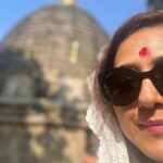 Neeti Mohan Instagram - Highlights Jan 2024 📸 Extensive travel and concerts, Mom’s 70th, Visit to Kamakhya Temple Guwahati, 75th Republic day celebrations 🇮🇳 and making Aryaveer experience his first live orchestra at the Mini Maestros @firdausorchestra Dubai . Heart is full 🫶🏻