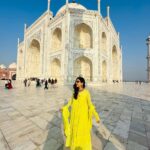Neeti Mohan Instagram - A Wonderful morning at The Wonder of the world Taj Mahal 🫶🏻🌹