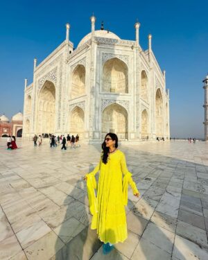 Neeti Mohan Instagram - A Wonderful morning at The Wonder of the world Taj Mahal 🫶🏻🌹