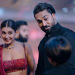 Neeti Mohan Instagram - Sangeet night done right 😎 Grateful to our friends, family and guests… Aap logo ne Raunak laga di 💥 Thank you @ayushmannk @tahirakashyap @aakritiahuja Varushki for lighting up the evening . Varushka’s performance was the highlight of the evening for me! Thanks Ayush for singing and making our family drool over you yet again ♥️ @bharti.laughterqueen you are the funniest and the cutest. We ADORE you. Logon ka hass hass ke pait mein dard ho gaya. We missed you Golla and Harsh 🙌😘 The Dashing Savaria @salmanyusuffkhan and elegant Faiza 😘😘 The most punctual and loving guest @anumalikmusic ji we love you 🫡🌹 #KunalKoMiliMukti