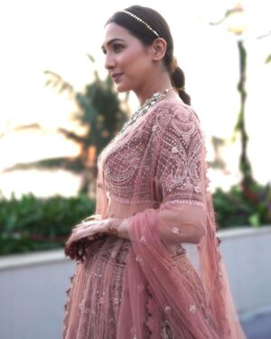 Neeti Mohan Instagram - Endless Lehenga Loving 😍

Big love to you Payal keyal, Mukul @mukul1588 Shrey Urja for this look. Loved my braid and minimal make up. Love you guys 🫶🏻

Styled by @shreyandurjastyle 

Outfit @payalkeyalofficial 
Jewellery @mortantra 
Potli bag @rubans.in 

Makeup @ritickasjalan 
Hair @aaliyahussainhairmakeupcreator

📸 @themadeinheaven and @shubhamdancer 

#KunalKoMiliMukti